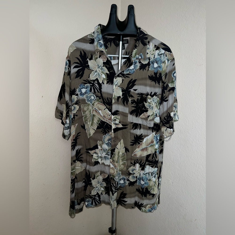 Men’s ultra soft tropical casual button up shirts